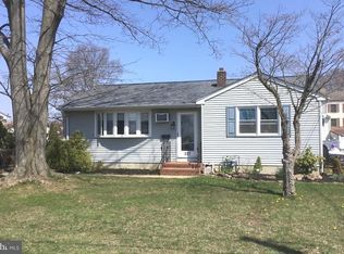 227 W 5th St, Florence, NJ 08518