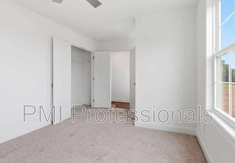 295 Spring St — Photo 24