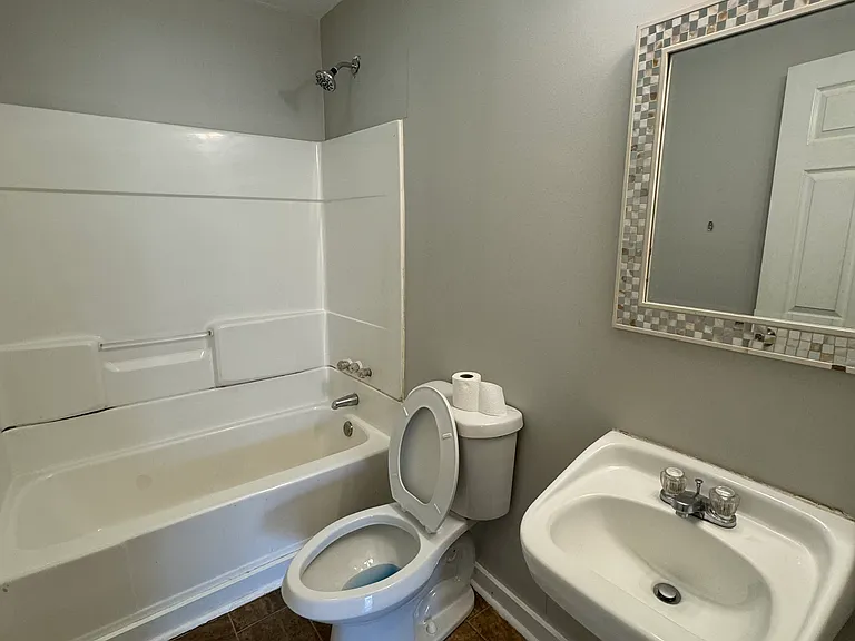 1631 Sharon Dr — Photo 8