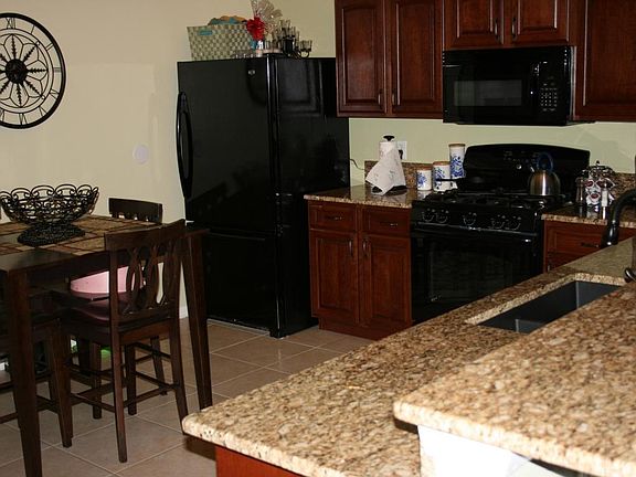 Eat-In Kitchen