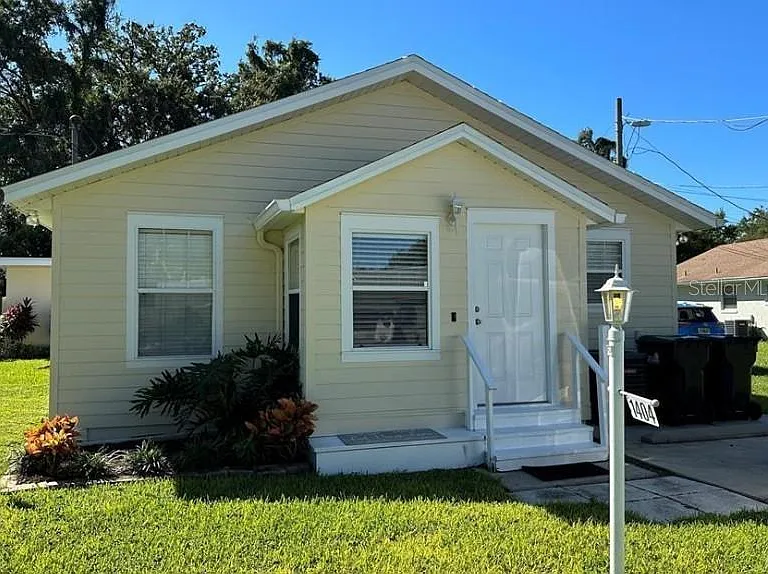 1404 E Crystal Lake Ave — Photo 1