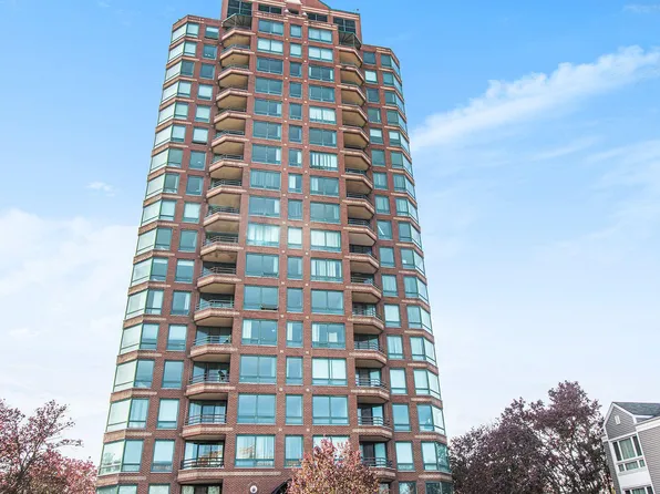 3320 Spinnaker Ln Unit 93/17D, Detroit, MI 48207