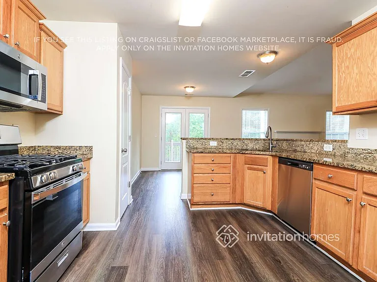6255 Queensdale Dr — Photo 10