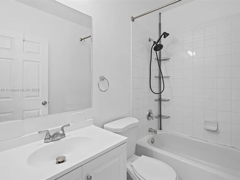 8206 SW 29th St — Photo 9