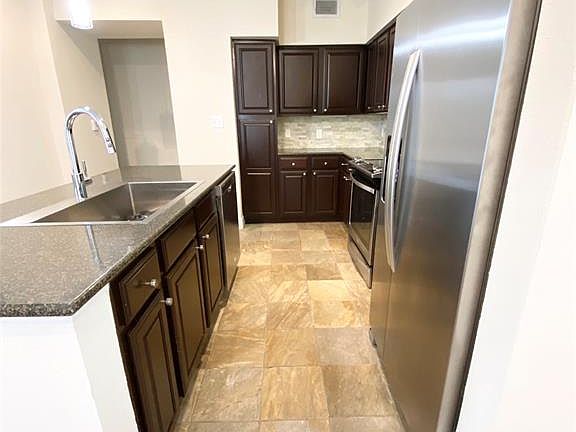 4th image of 8601 Thackery St #102