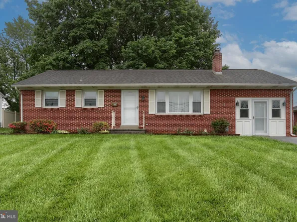 617 W Main St, Hummelstown, PA 17036