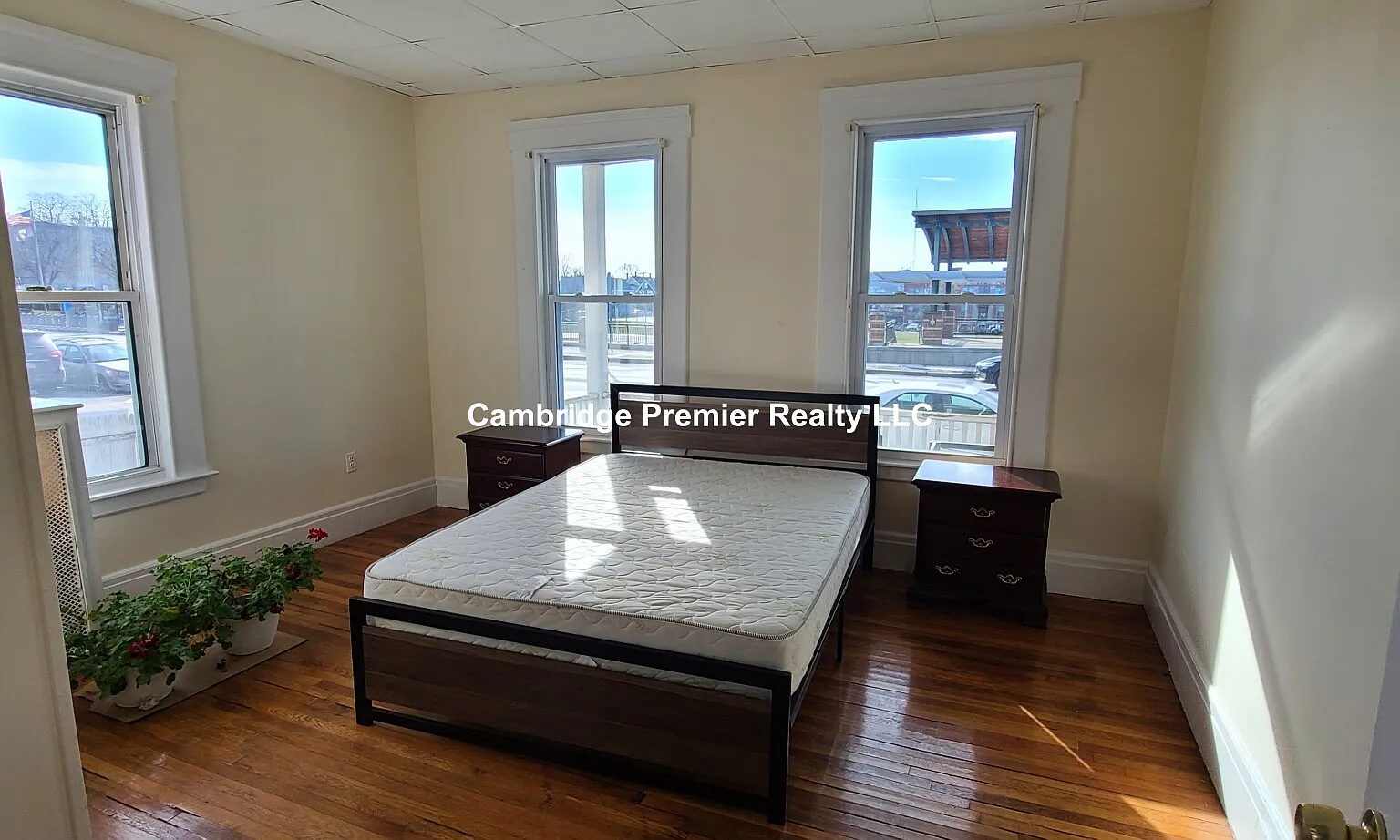 2 bed, 1000 sqft, $3,000 — Photo 1