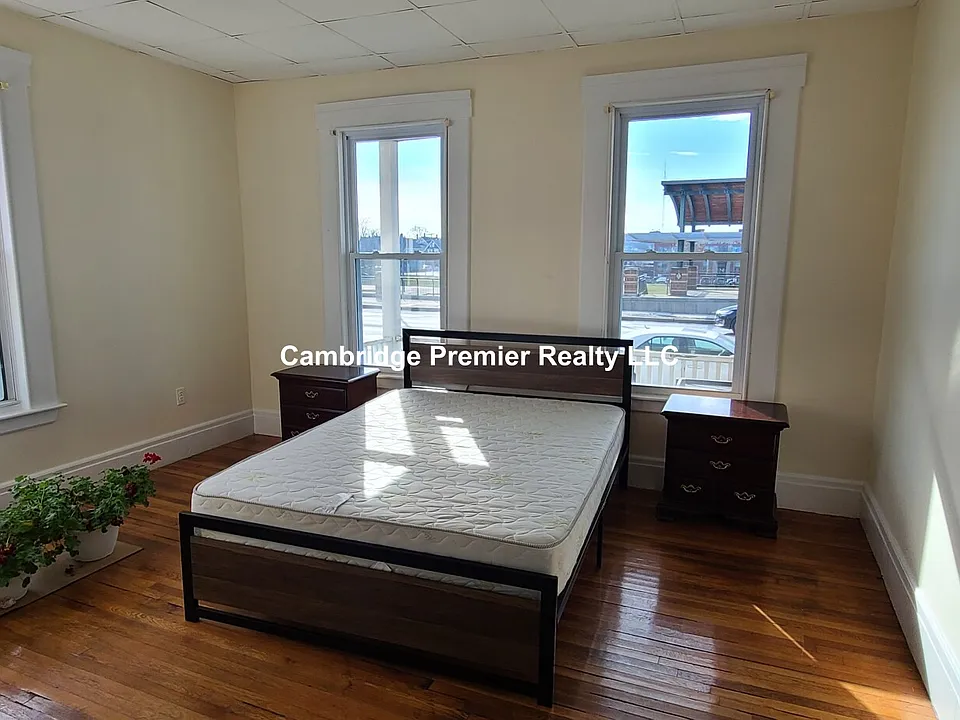 543 Broadway #2