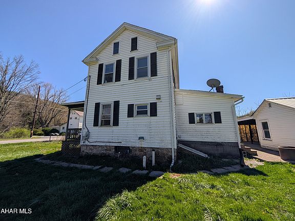 4th image of 2057 Everett Rd