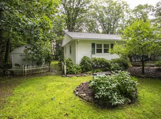 106 Winona Rd, Mount Pocono, PA 18344