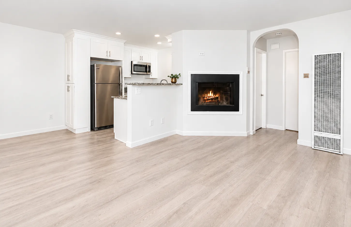 1 bed, 551 sqft, $2,400 — Photo 1