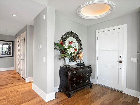 5th image of 146 4th Ave NE Unit 401