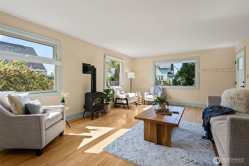 5th image of 2208 Jaeger Street