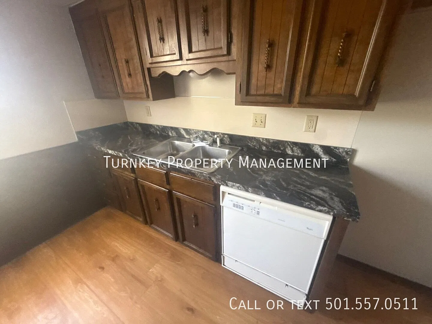 2 bed, 1.5 bath, 1170 sqft, $875 — Photo 2