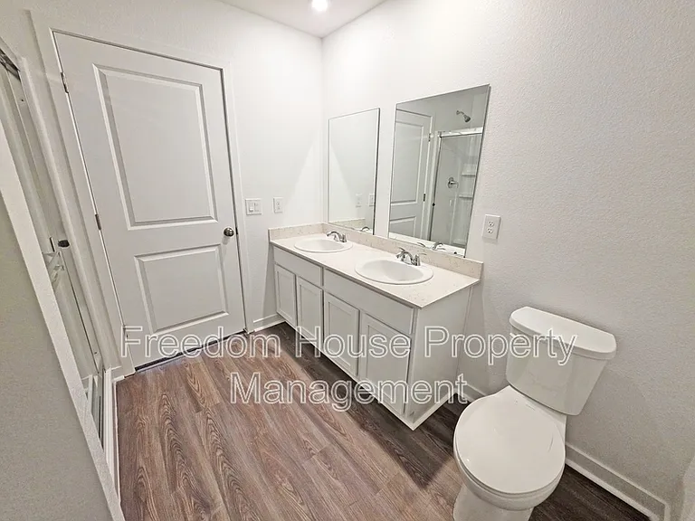 710 E Huyana Wind Dr — Photo 25