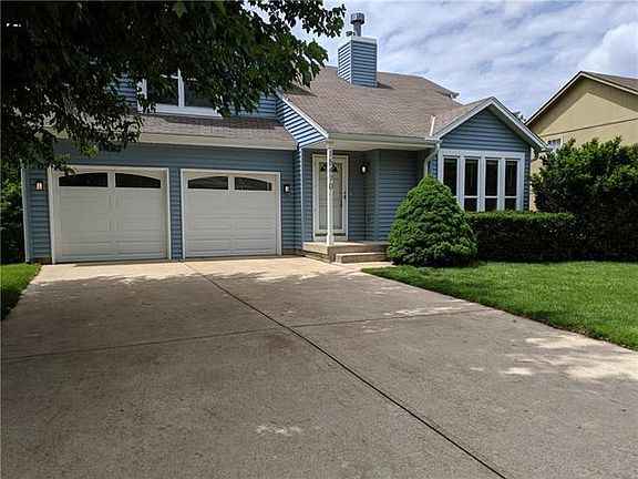 3rd image of 15470 Foster St