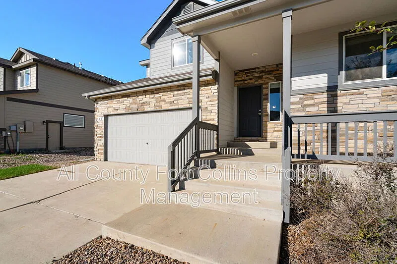 4 bed, 2.5 bath, 2186 sqft, $2,475 — Photo 3