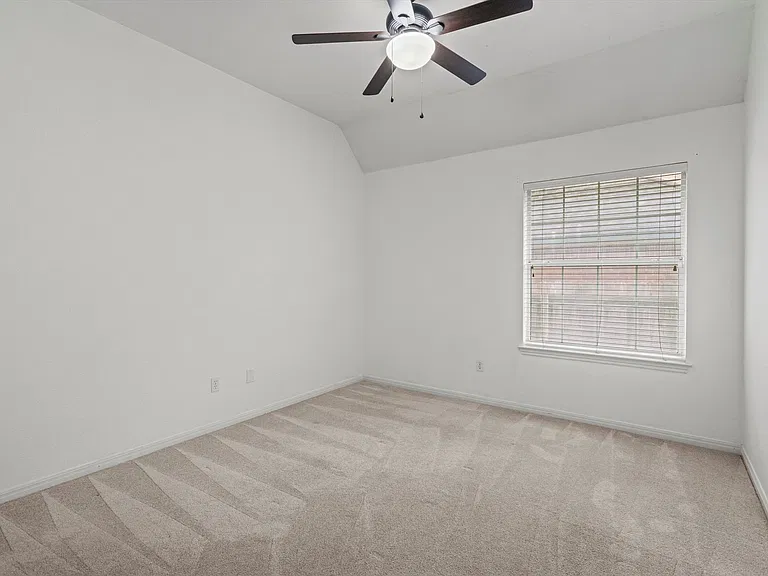 7902 Isaac Pryor Dr — Photo 27