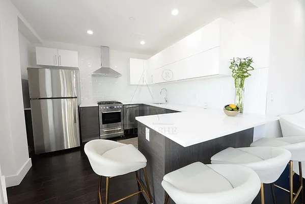 Rented by Peter Ashe | media 47