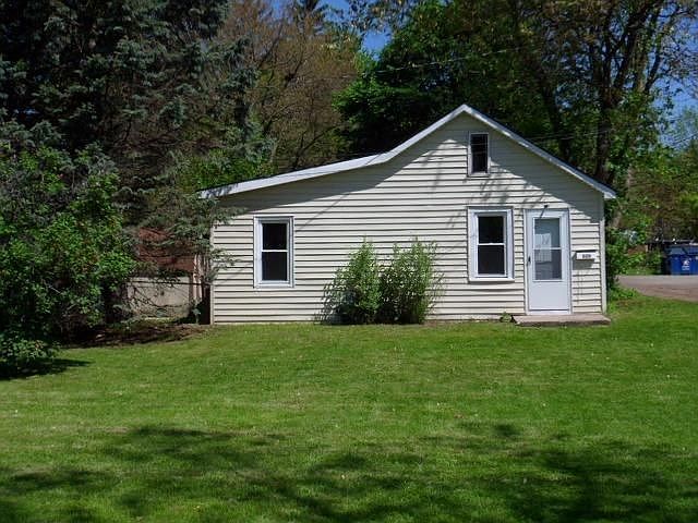 1st image of 609 Oak St