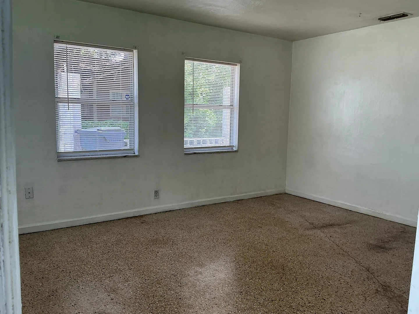 Hodder 2529 Tanglewood — Photo 2