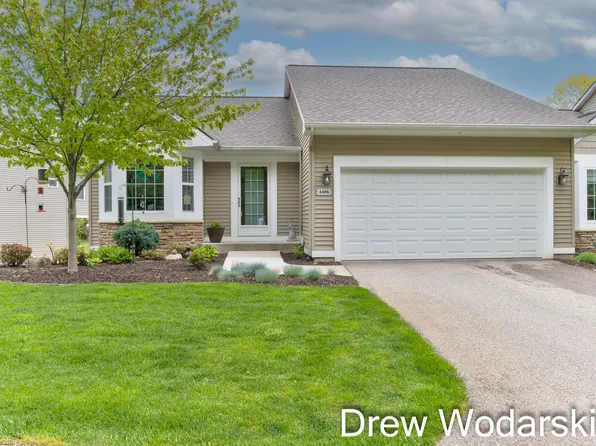 4406 Buttercup Run NE #42, Comstock Park, MI 49321