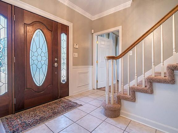 5th image of 2405 Semoran Dr