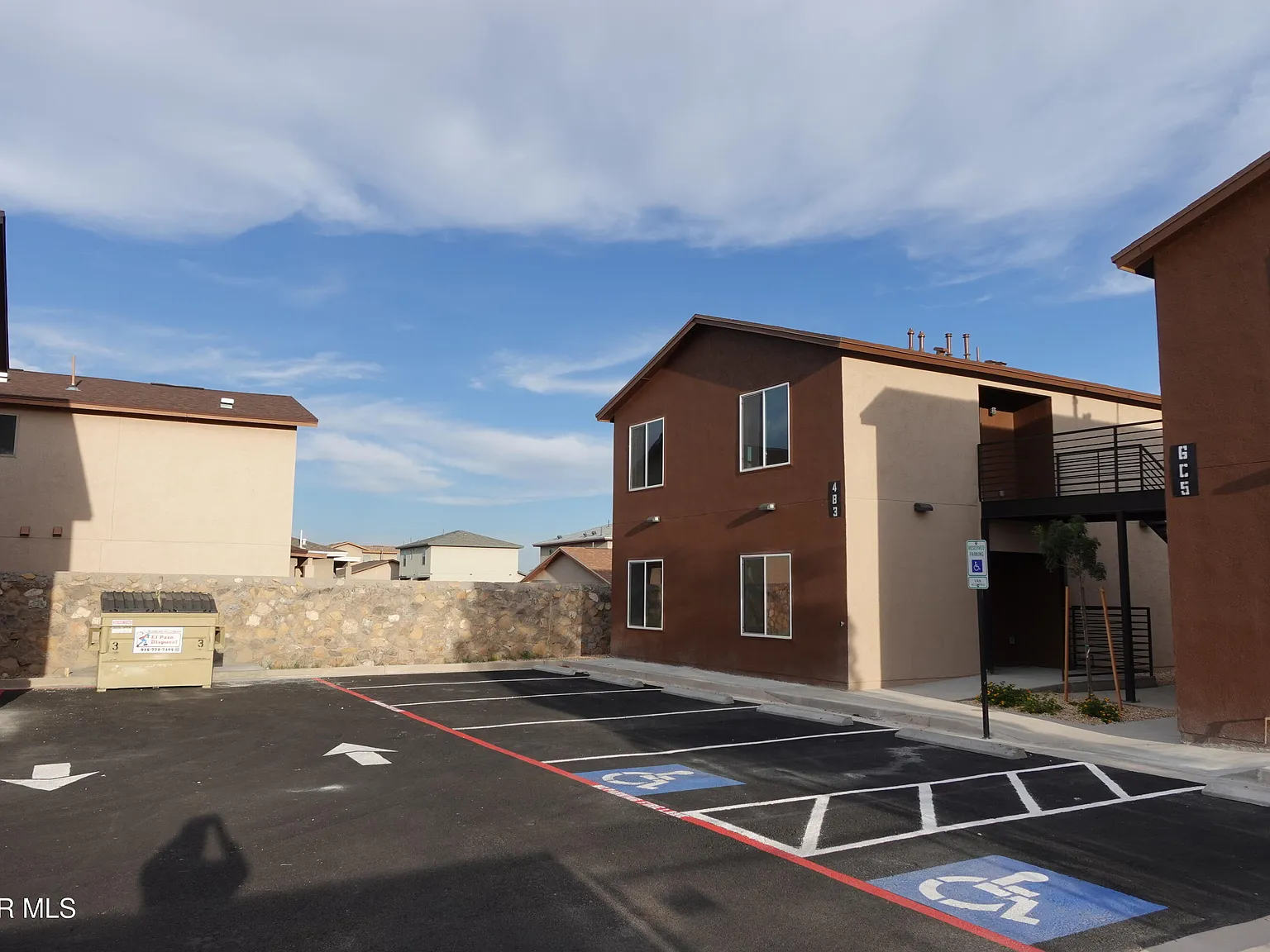 2 bed, 1.0 bath, 910 sqft, $1,250 — Photo 1