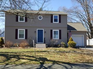 33 Squawfield Rd, Westfield, MA 01085
