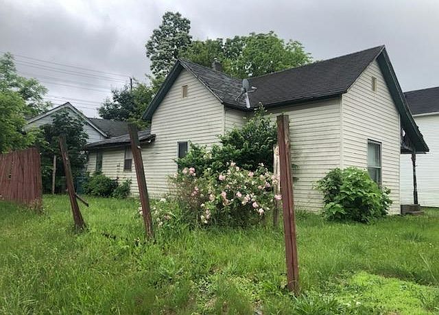 2nd image of 415 N 18th St