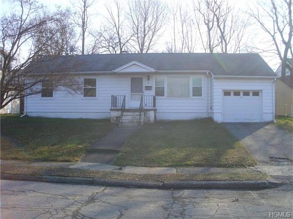 1st image of 8 McCord Dr