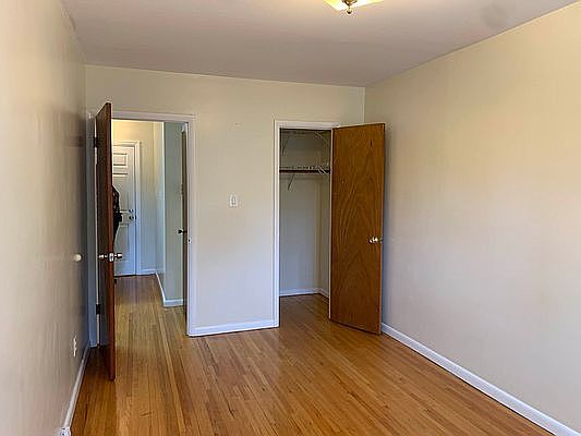 5th image of 26-20 9th St #3RR