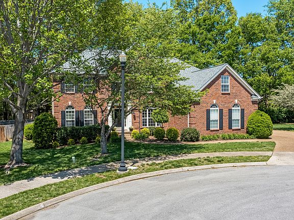 2nd image of 202 Fannich Ct