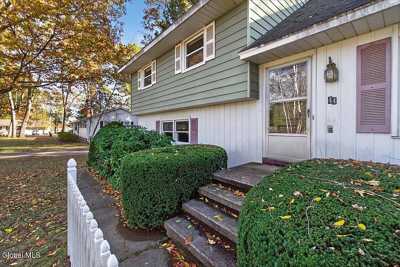 5th image of 44 Damask Drive
