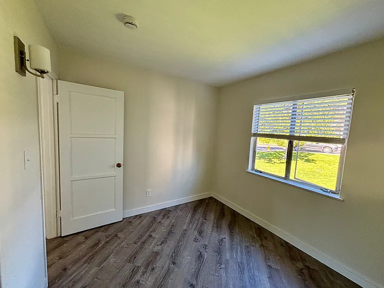 575 Carla Way — Photo 15