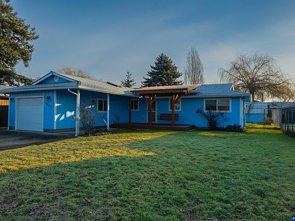 2nd image of 3208 Foxglove St