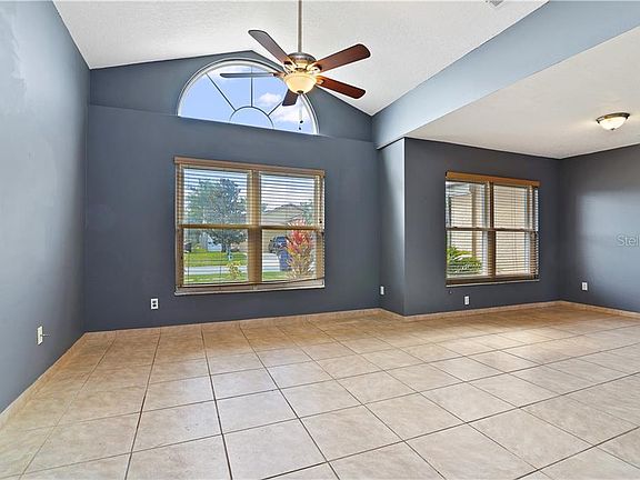 3rd image of 839 Honolulu Woods Ln