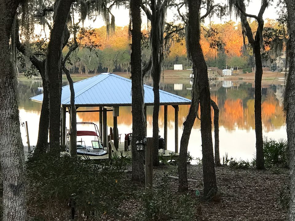 1st image of 135 Star Lake Dr