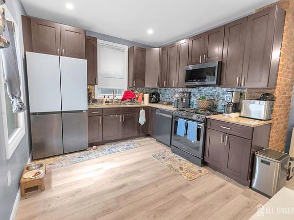 3rd image of 236 Halsted St