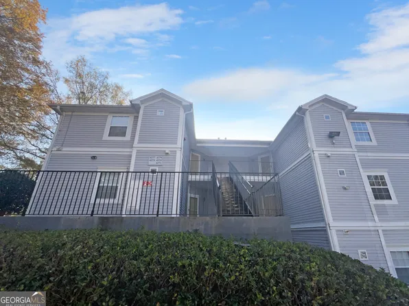 4279 Orchard Grv, Stone Mountain, GA 30083