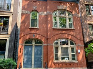 825 N Winchester Ave, Chicago, IL 60622
