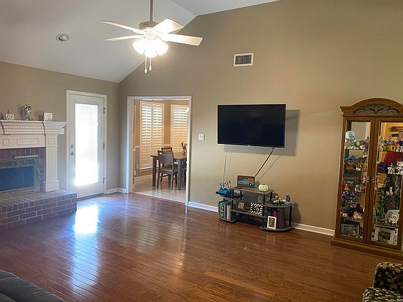 5th image of 108 Waterside Dr