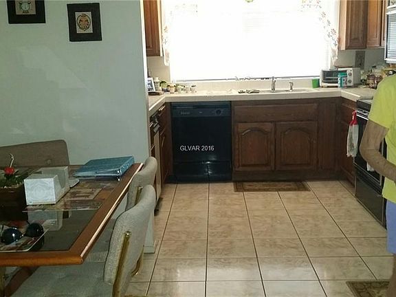 5th image of 301 E Kimberly Dr