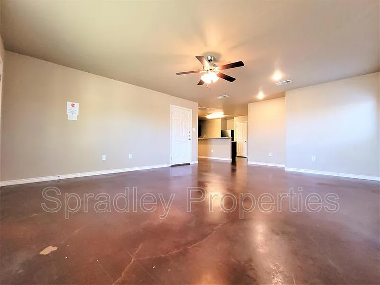 1512 Brady Way — Photo 3