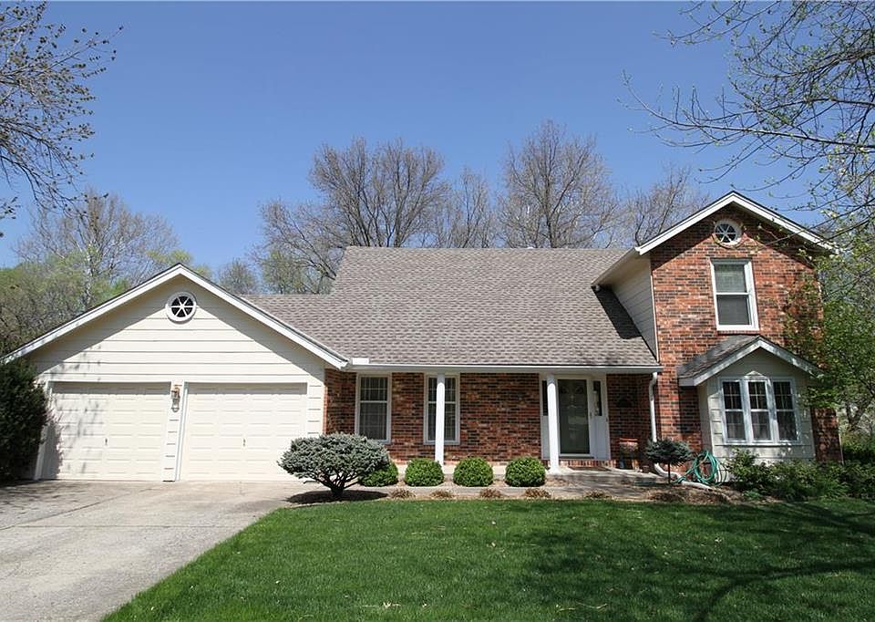 1st image of 2831 Trenchard Dr