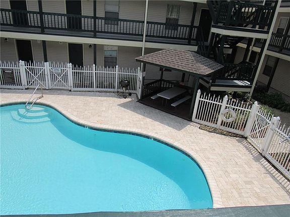 2nd image of 2003 Edenborn Ave #221