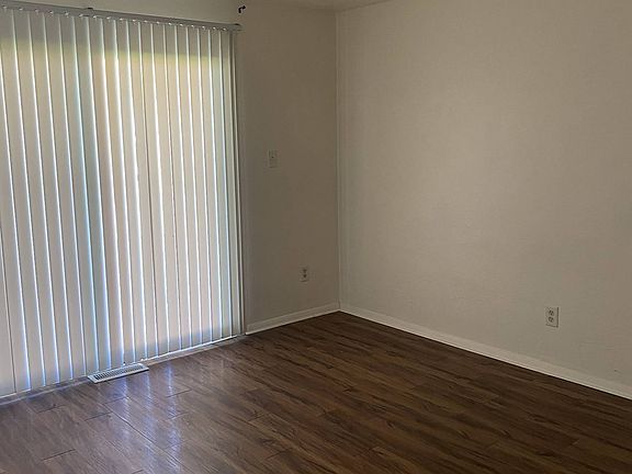 4th image of 406 S Sterling Ave #2
