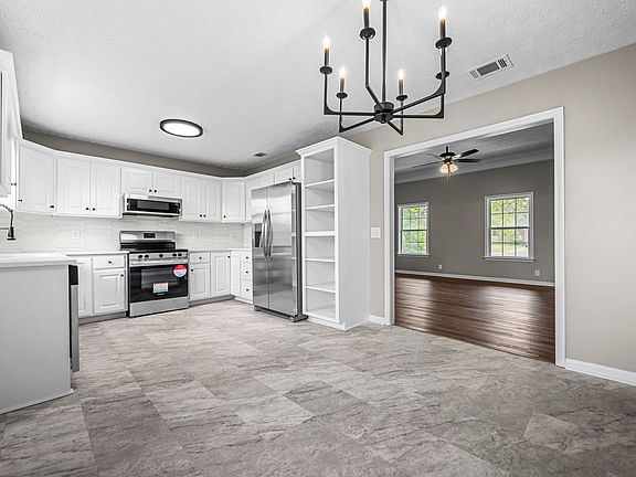 4th image of 1602 Sandbach Ct