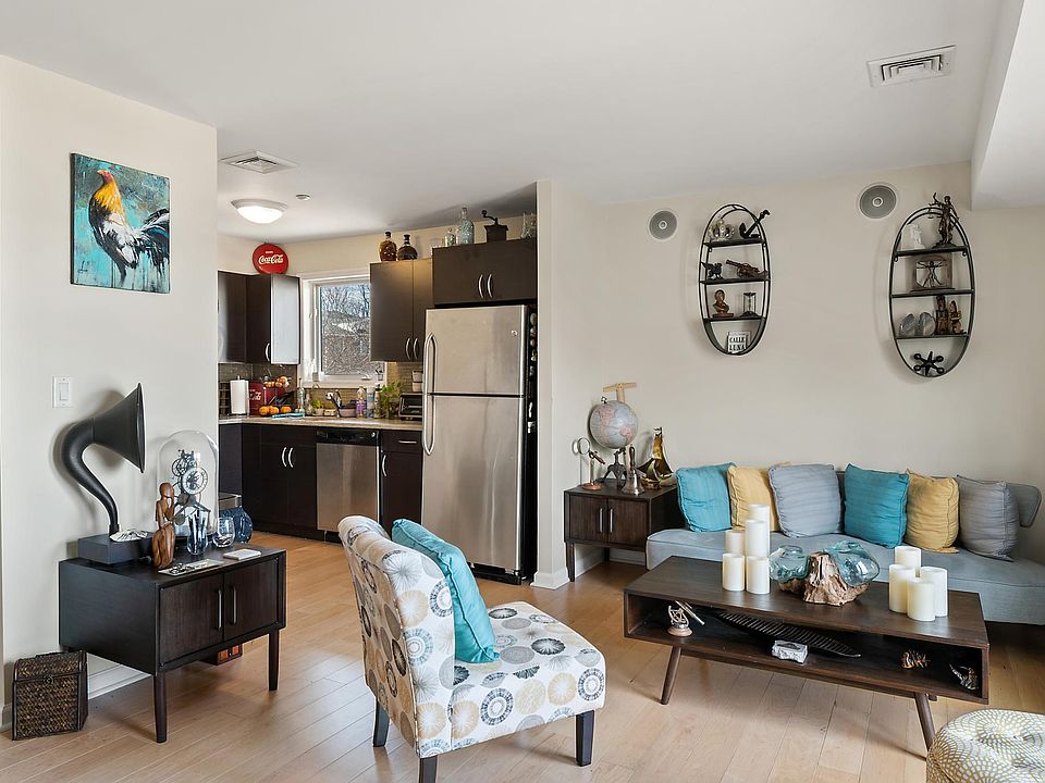 1st image of 1490 Outlook Ave #6N