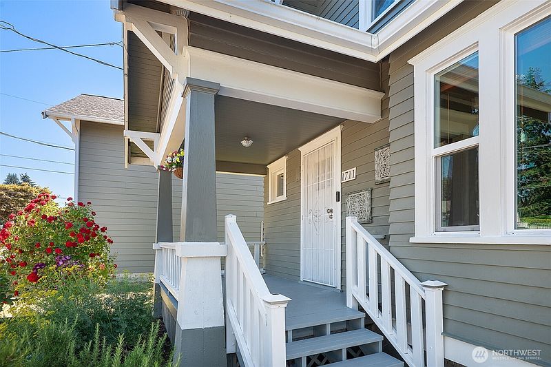 3rd image of 1711 Emerald Street